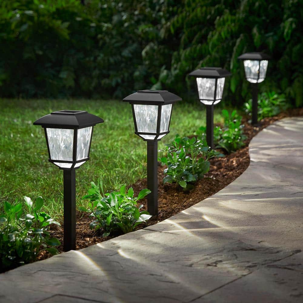 Berkley Jensen 5 Pack Solar LED Pathway Lights 15 Lumen- Graphite Black