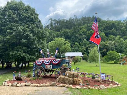 Commercial Solar Flag Pole Light Outdoor Dusk to Dawn, 266 led Light, 4200lm Super Bright