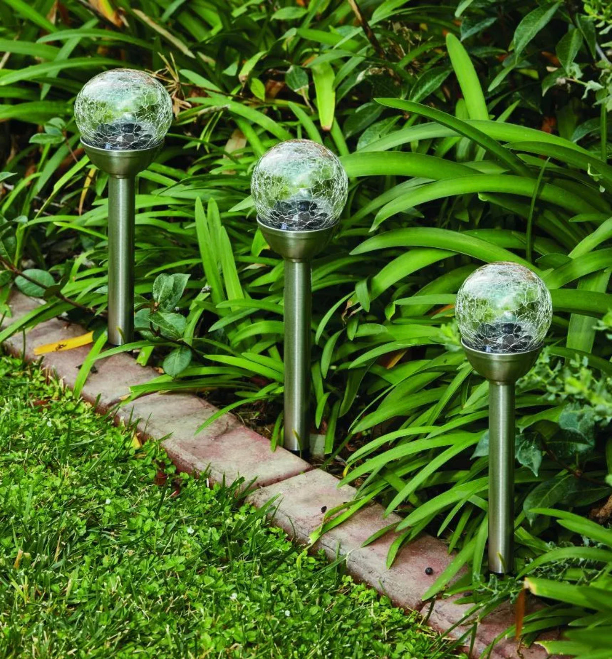 Berkley-Jensen-Steel-Solar-Crackle-Glass-Ball-Pathway-LED-Lights-Day-View