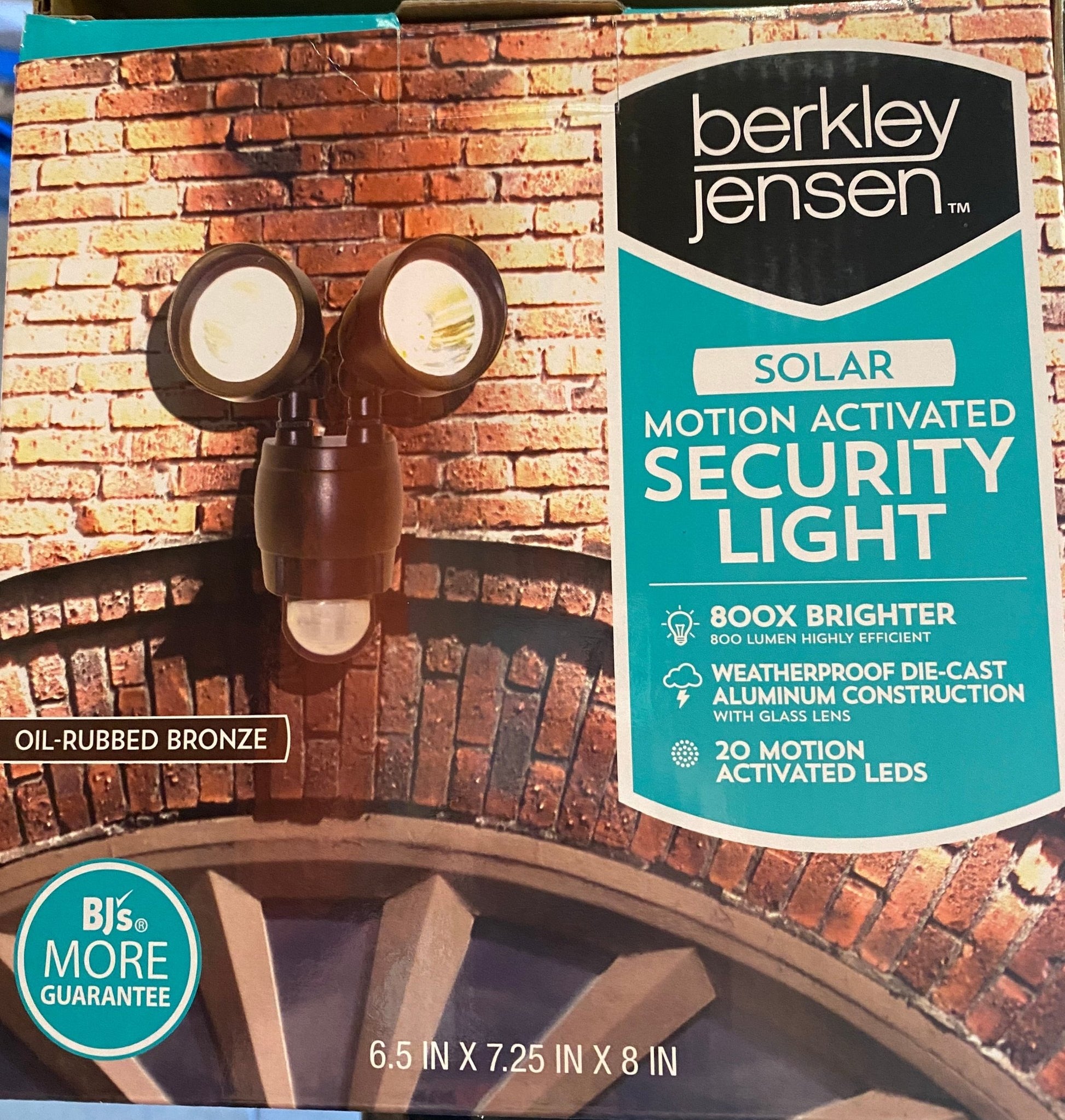 Berkley Jensen 800-Lumen Solar Security Light - Outdoor Solar Outlet
