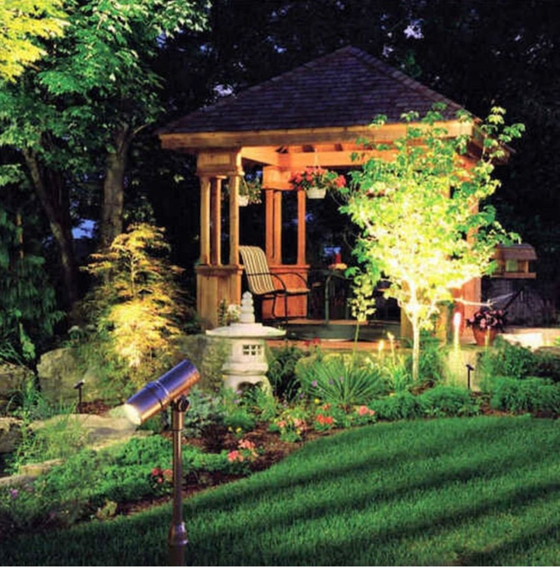 Energizer Smart Focus LED 100-Lumen Solar Spotlight 2 Pack - Outdoor Solar Outlet