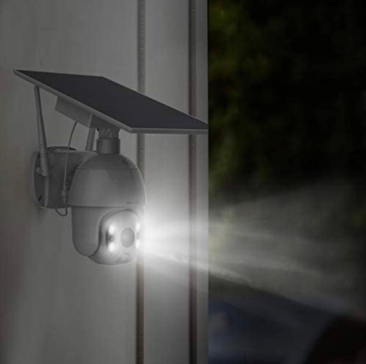 Outdoor Home Security Camera, Wireless WiFi Pan Tilt 360° View Spotlight Solar Battery Powered System, Motion Detection and Siren, Color Night Vision, 2-Way Talk, Remote - Outdoor Solar Outlet